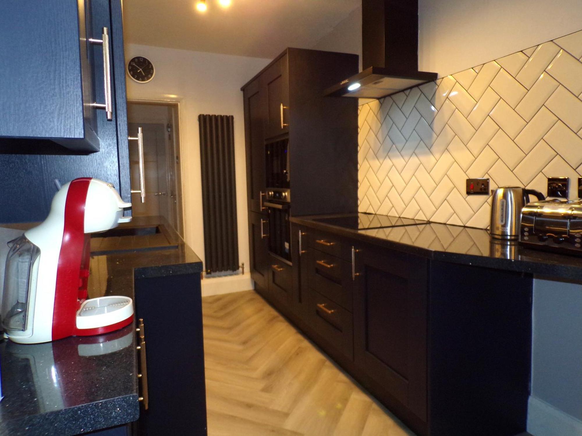 Hazelhurst House - 4 Bedrooms 2 Bathrooms Stoke-on-Trent ภายนอก รูปภาพ